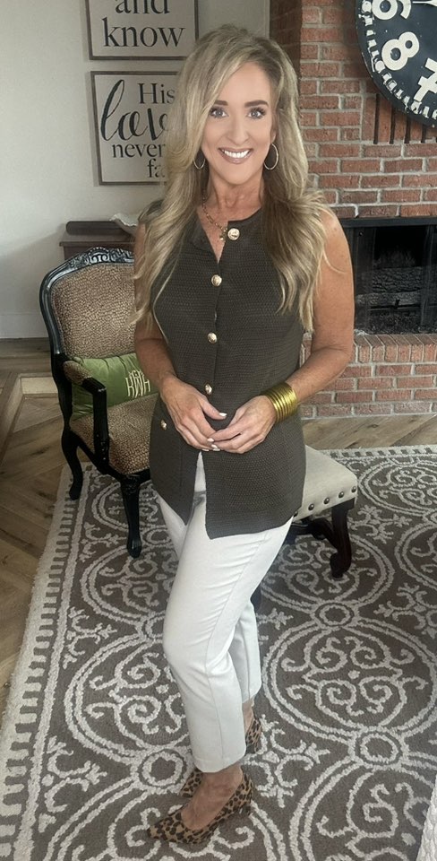 Button Down Round Neck Knit Vest