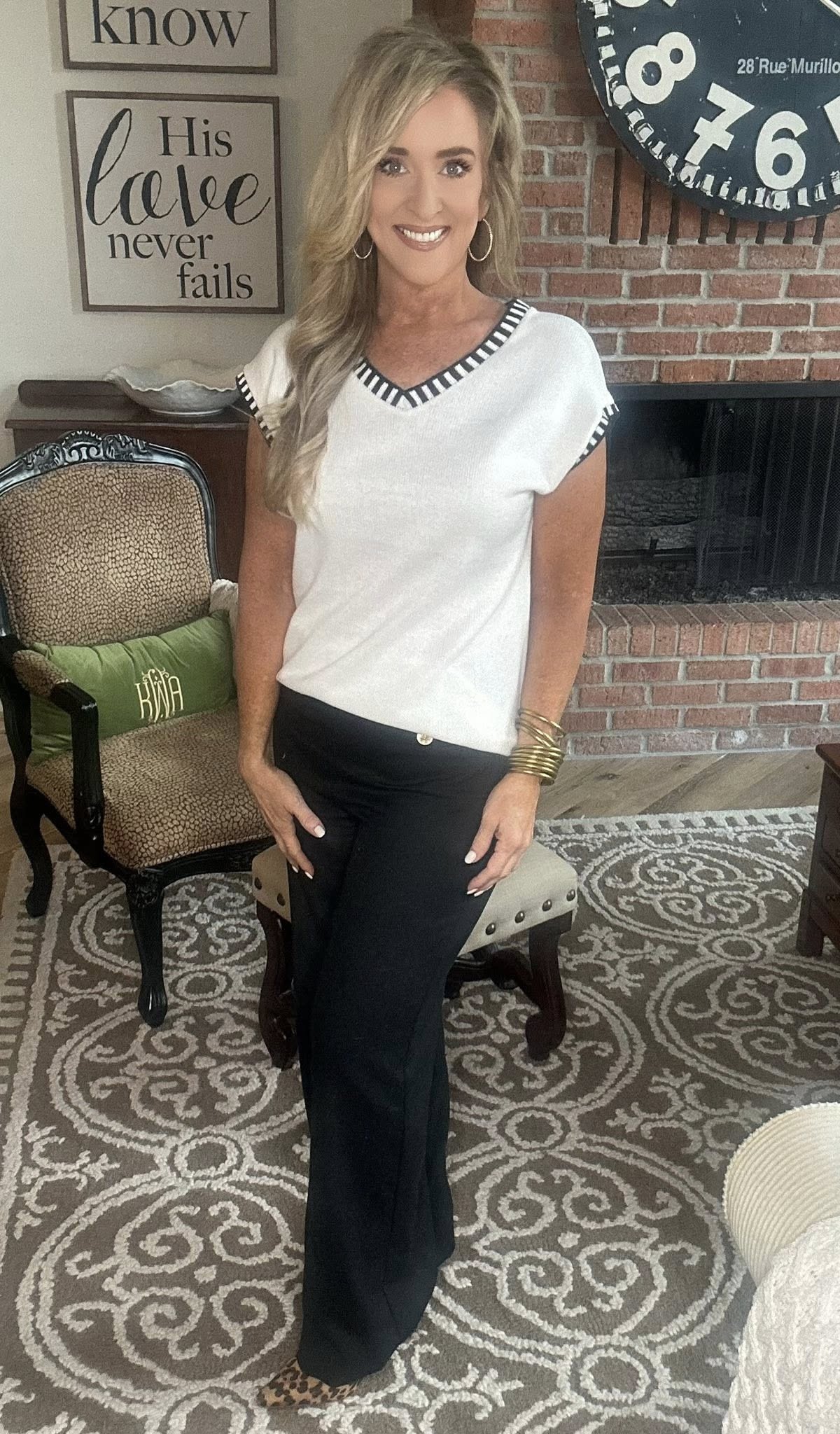 Contrast Trim V-Neck Knit Top
