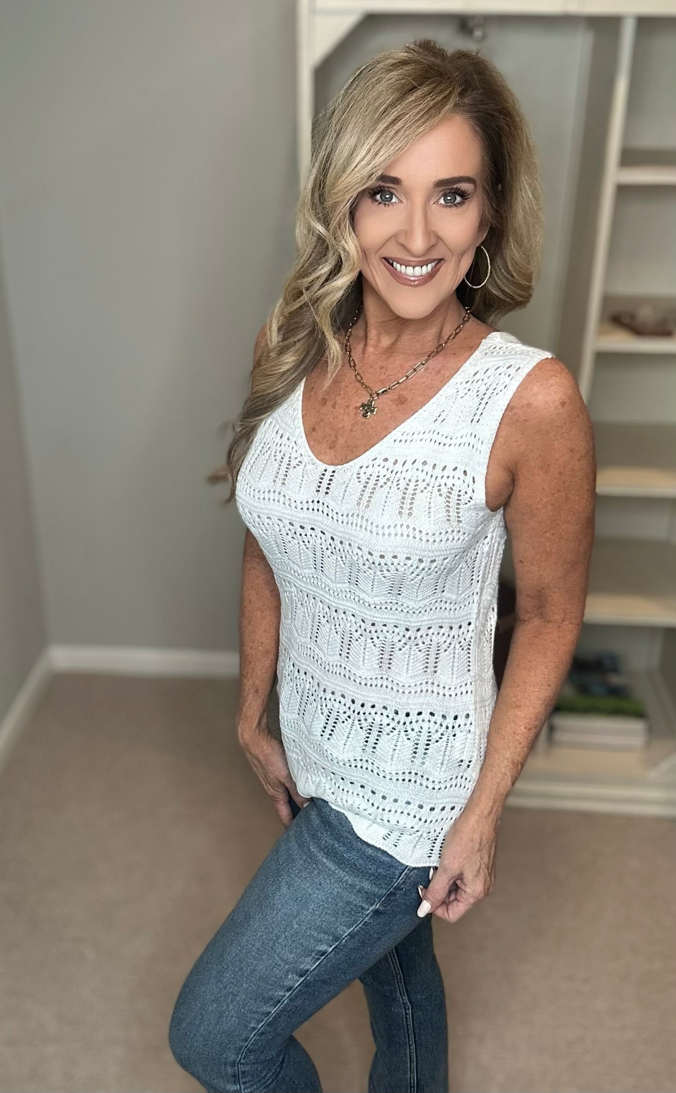 V Neck Textured Hollow-Out Sweater Vest