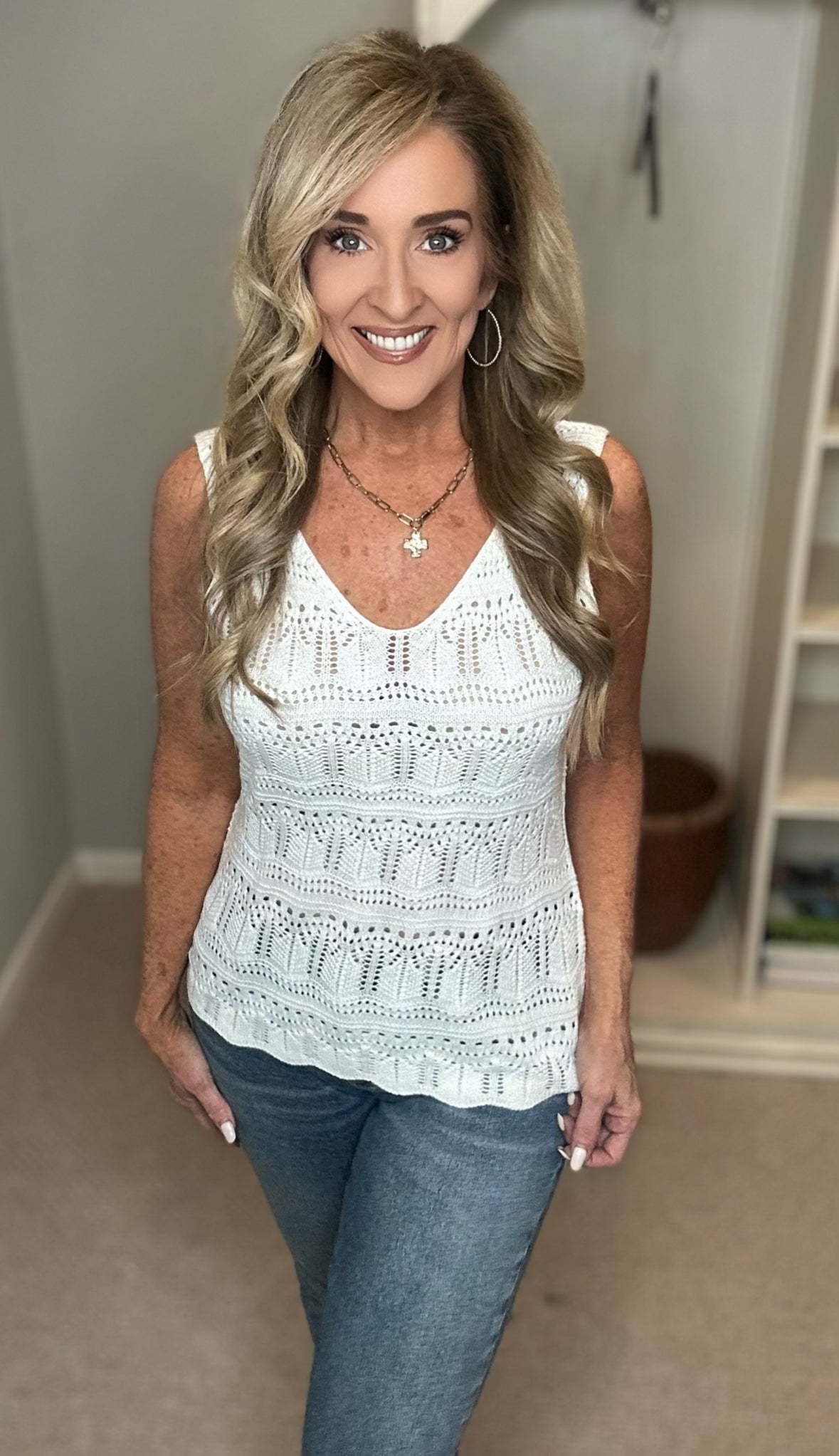 V Neck Textured Hollow-Out Sweater Vest