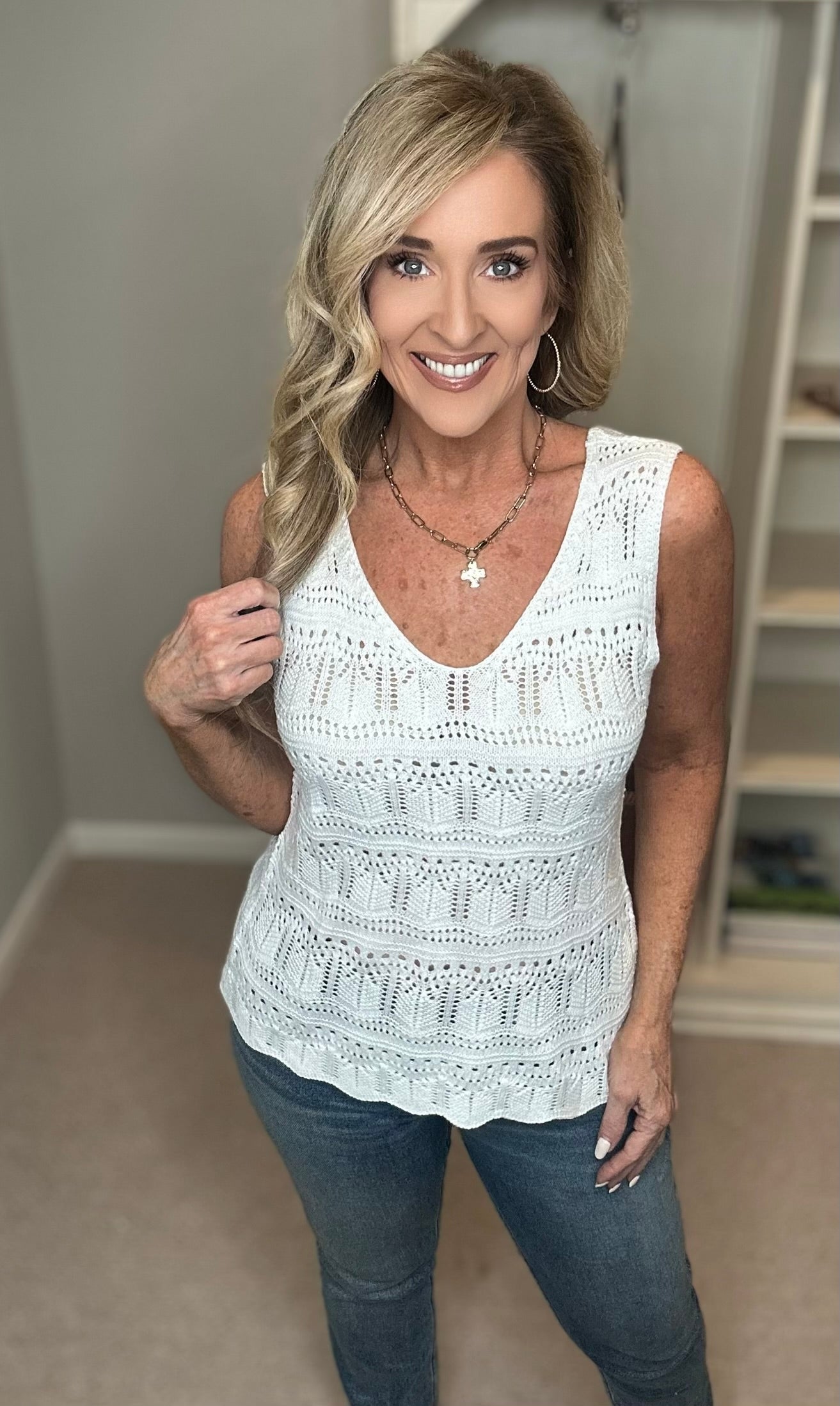 V Neck Textured Hollow-Out Sweater Vest