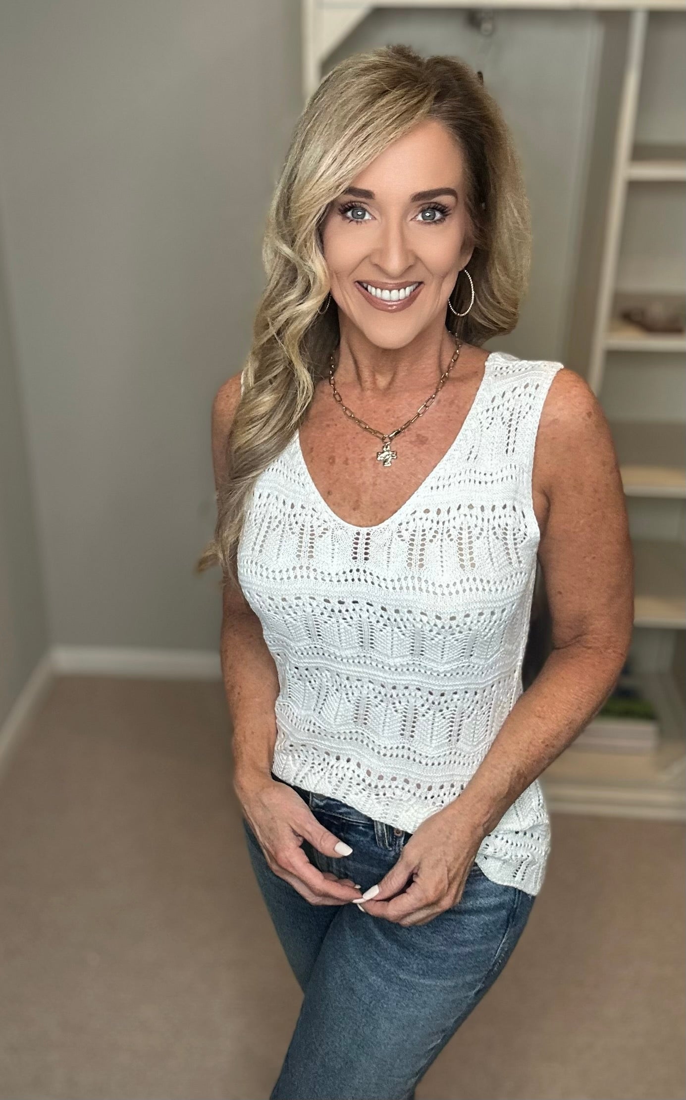 V Neck Textured Hollow-Out Sweater Vest