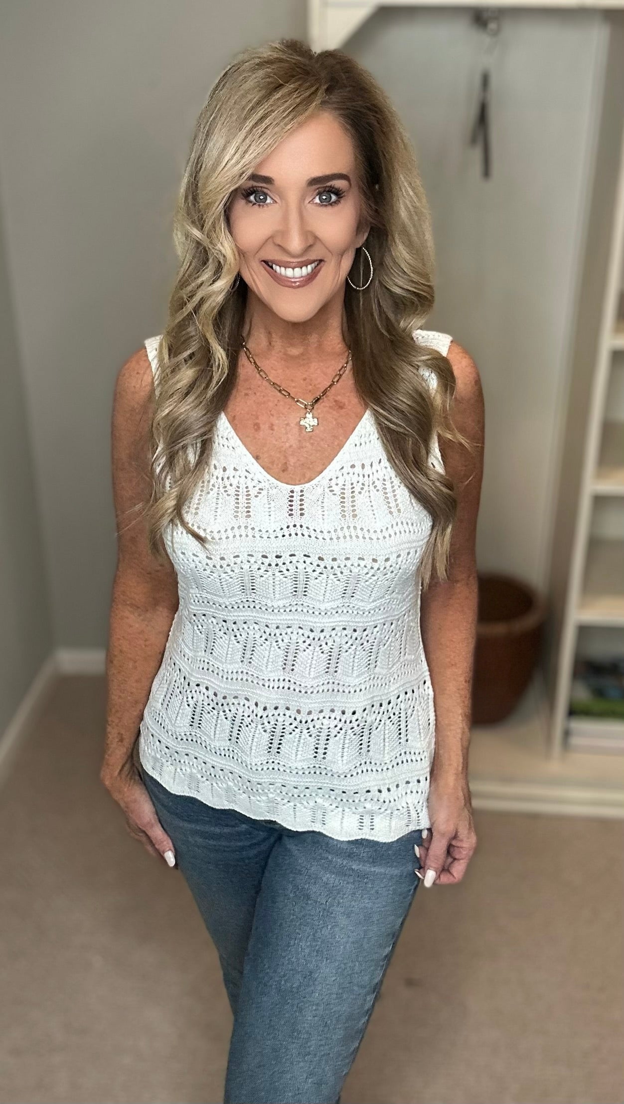 V Neck Textured Hollow-Out Sweater Vest