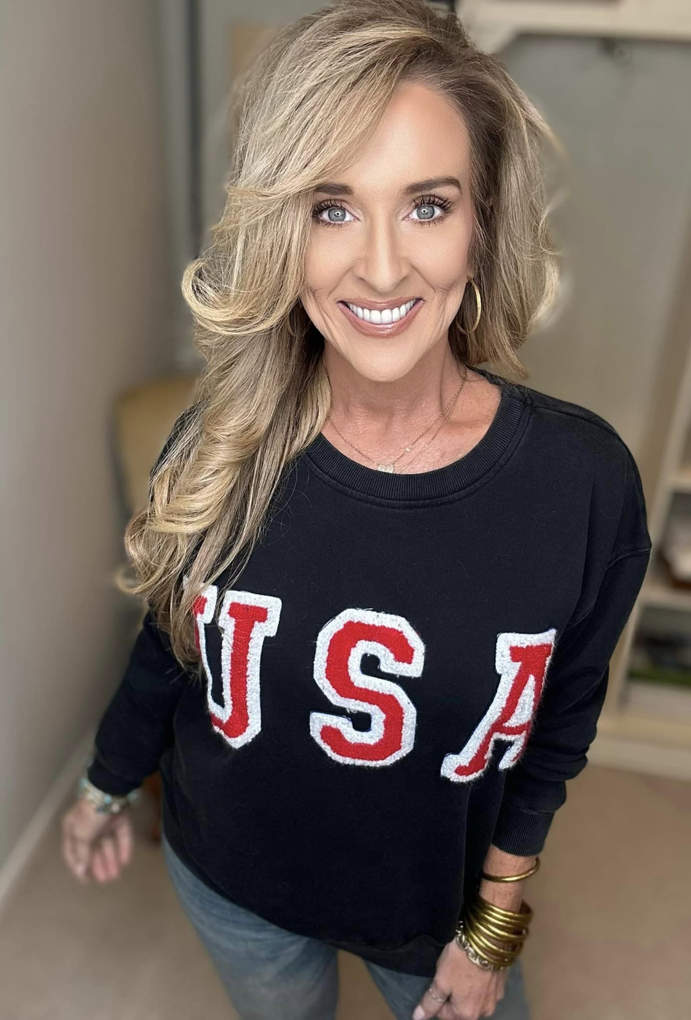 USA Letter Patch Round Neck Sweatshirt