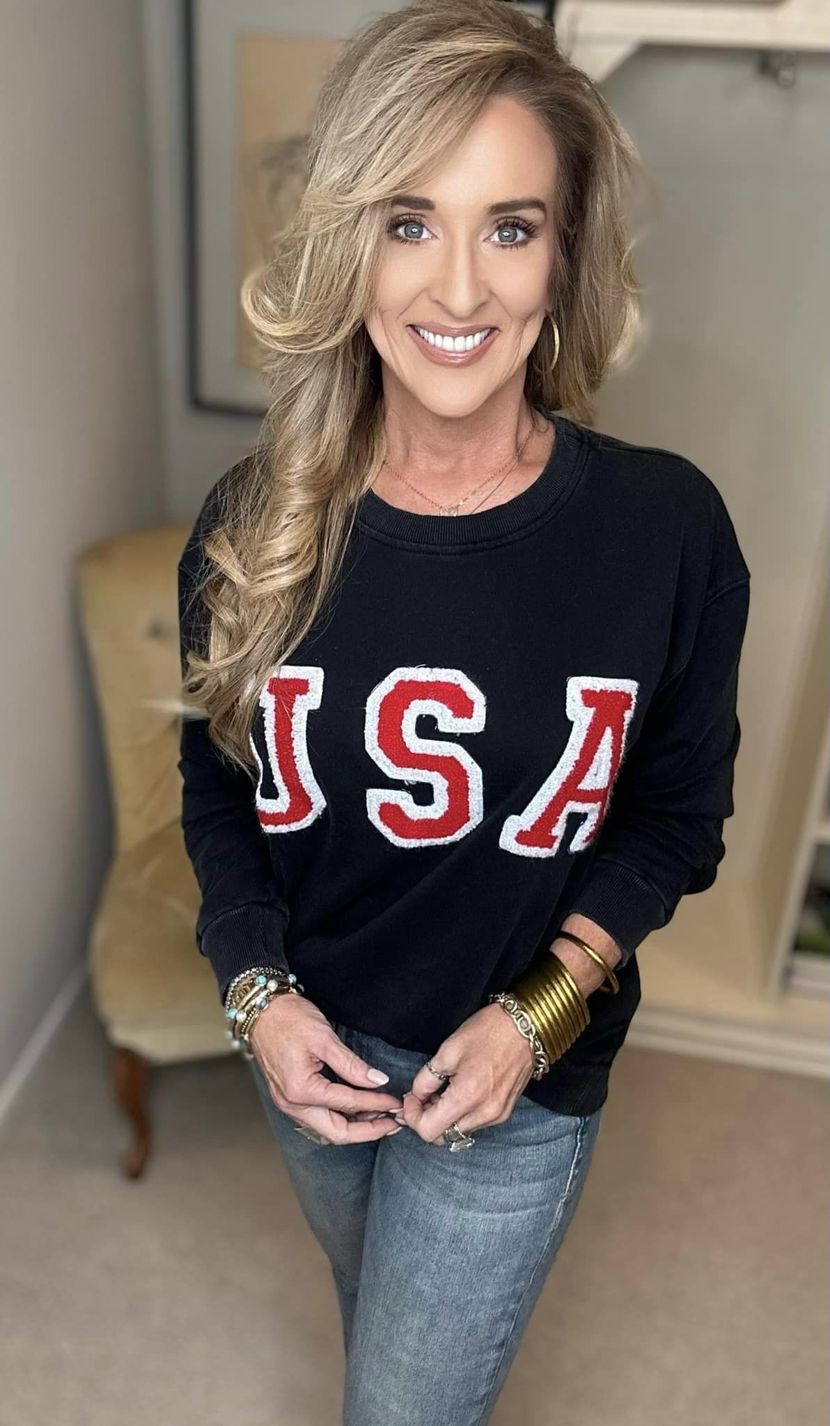 USA Letter Patch Round Neck Sweatshirt